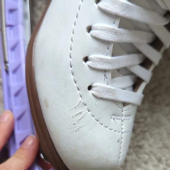 Jackson Women's White Ice Skates with Purple Guards - Picture 7 of 8